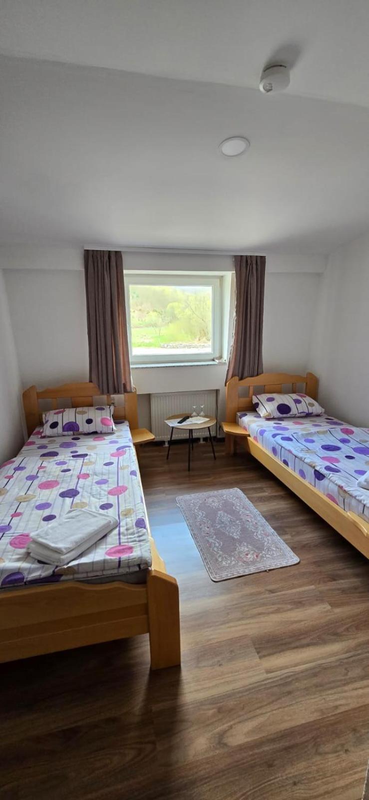 Motel "Kula" Cazin Eksteriør bilde