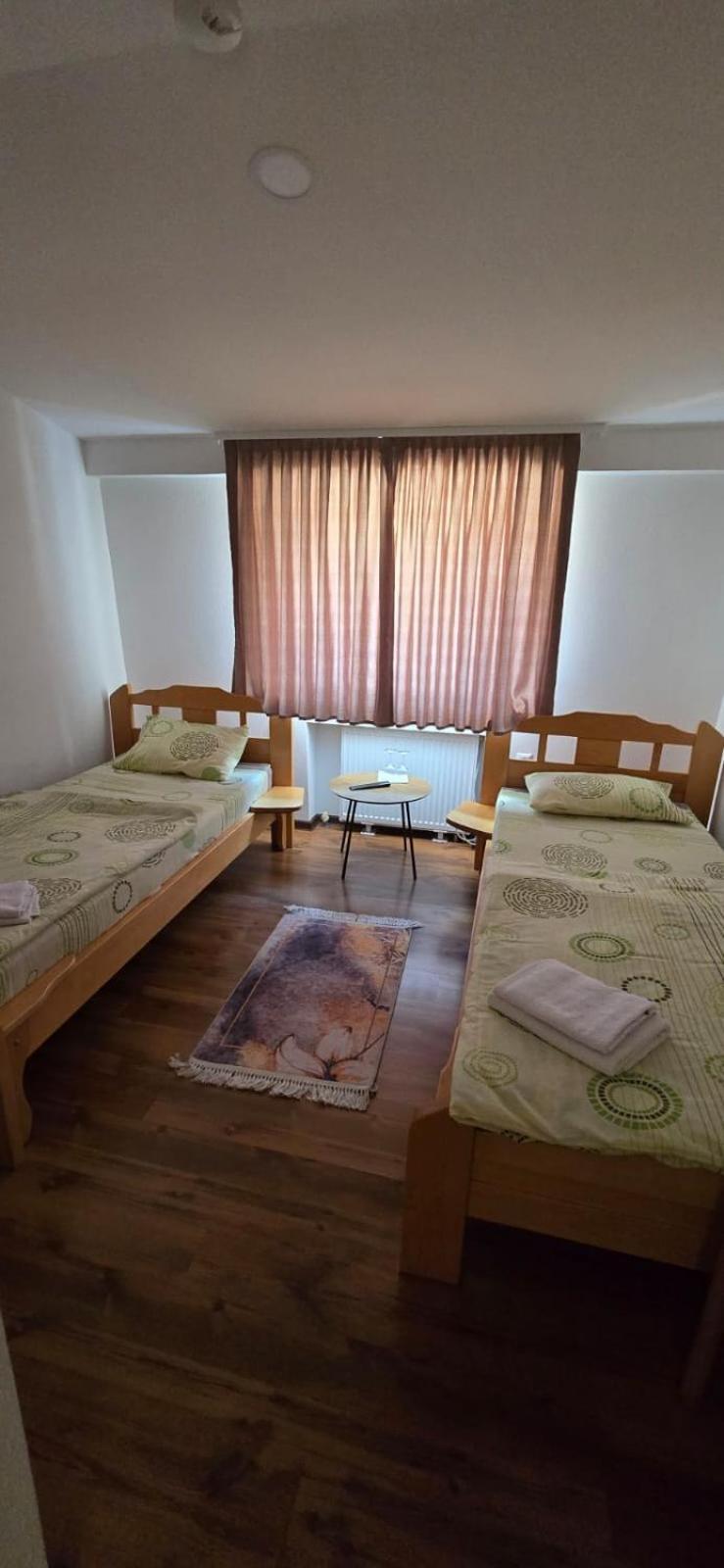 Motel "Kula" Cazin Eksteriør bilde