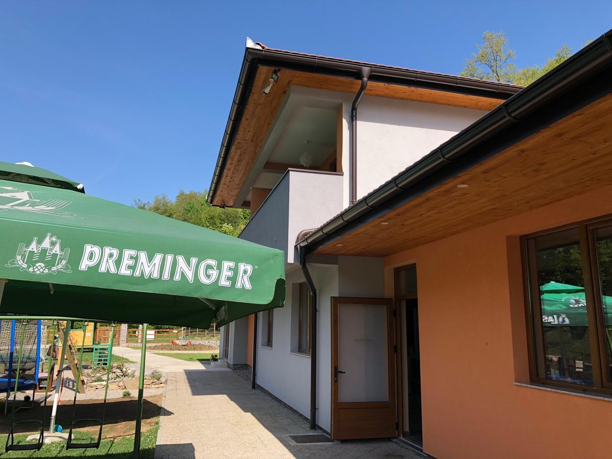 Motel "Kula" Cazin Eksteriør bilde